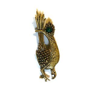 Ambassador Vintage Roadrunner Bird Gold Tone Brooch Pin with Green Stone Eye